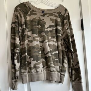 Universal Thread Women's Camouflage Crewneck Sweatshirt - Beige & Olive